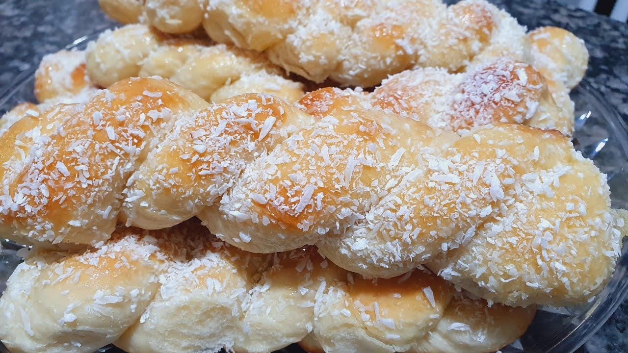 Gevlochten brood met kokos